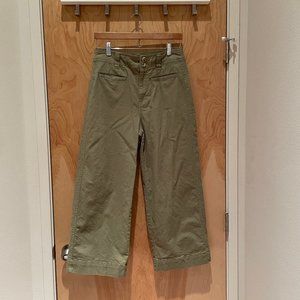 High-waisted wide-leg stretchy cropped pants in olive green, size 6